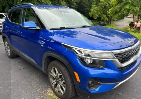 Photos of 2021 Kia Seltos EX for sale in Plaistow, NH at CarFive Plaistow, NH