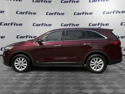 Photos of 2019 Kia Sorento LX for sale in Plaistow, NH at CarFive Plaistow, NH