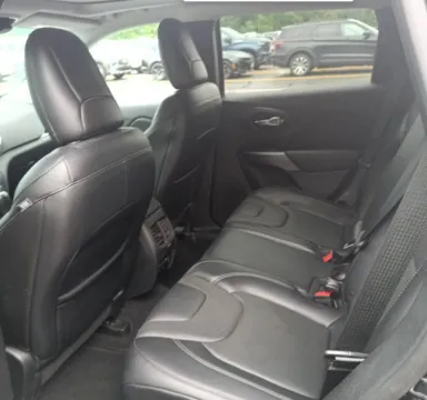 More photos of 2019 Jeep Cherokee Limited at CarFive Plaistow, NH, NH
