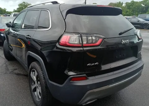 Photos of 2019 Jeep Cherokee Limited for sale in Plaistow, NH at CarFive Plaistow, NH