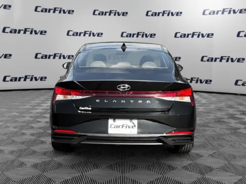More photos of 2021 Hyundai Elantra SEL at CarFive Plaistow, NH, NH