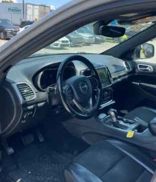 More photos of 2019 Jeep Grand Cherokee Altitude at CarFive Plaistow, NH, NH