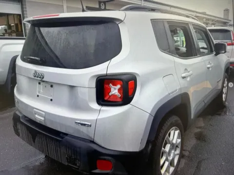 More photos of 2020 Jeep Renegade Latitude at CarFive Plaistow, NH, NH
