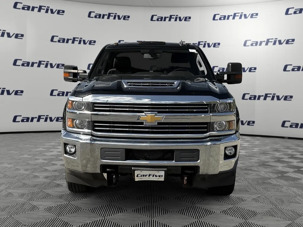 2018 Chevrolet Silverado 2500HD LT - Photo 9