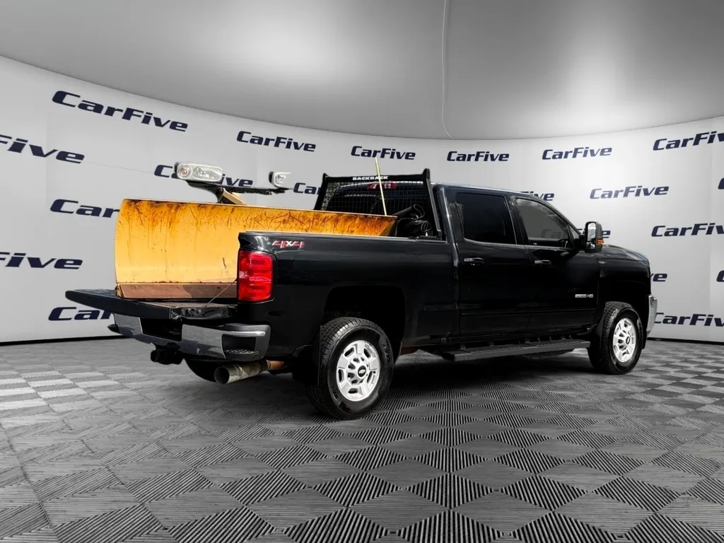 2018 Chevrolet Silverado 2500HD LT - Photo 6
