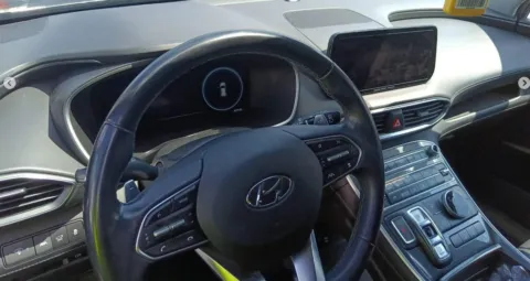 More photos of 2022 Hyundai Santa Fe Hybrid SEL Premium at CarFive Plaistow, NH, NH