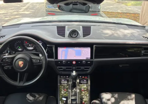 More photos of 2023 Porsche Macan at CarFive Plaistow, NH, NH