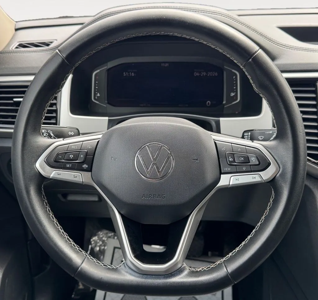 2023 Volkswagen Atlas SE w/Tech - Photo 18