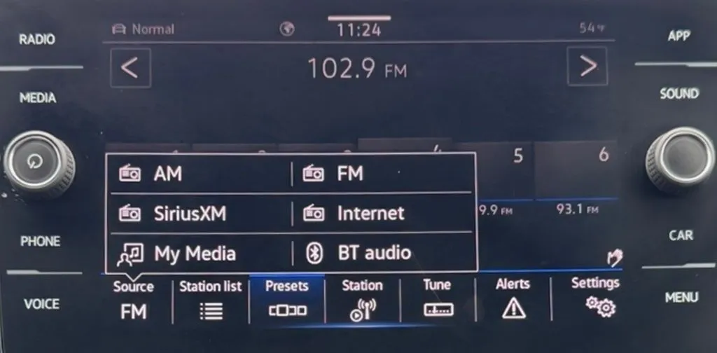 2023 Volkswagen Atlas SE w/Tech - Photo 21