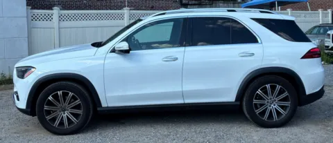 Photos of 2024 Mercedes-Benz GLE 350 for sale in Plaistow, NH at CarFive Plaistow, NH