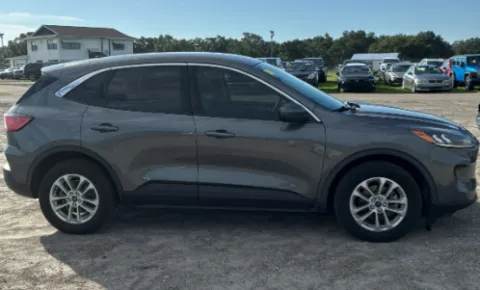 More photos of 2021 Ford Escape Hybrid SE at CarFive Plaistow, NH, NH