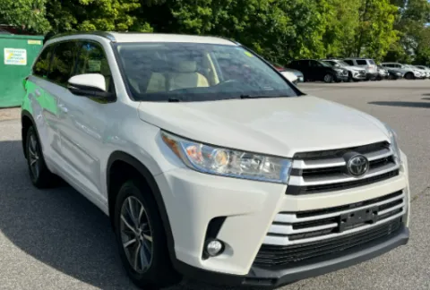 More photos of 2018 Toyota Highlander XLE at CarFive Plaistow, NH, NH