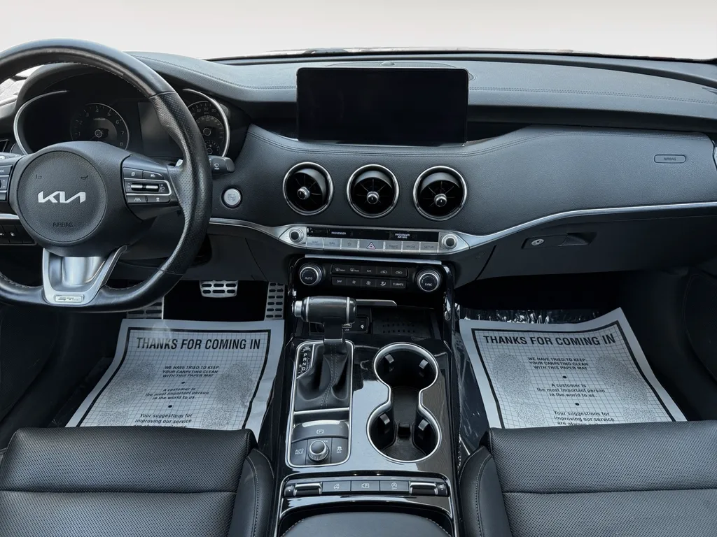 2023 Kia Stinger GT-Line - Photo 17