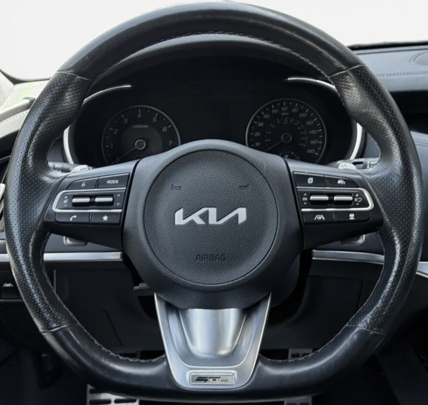 2023 Kia Stinger GT-Line - Photo 18