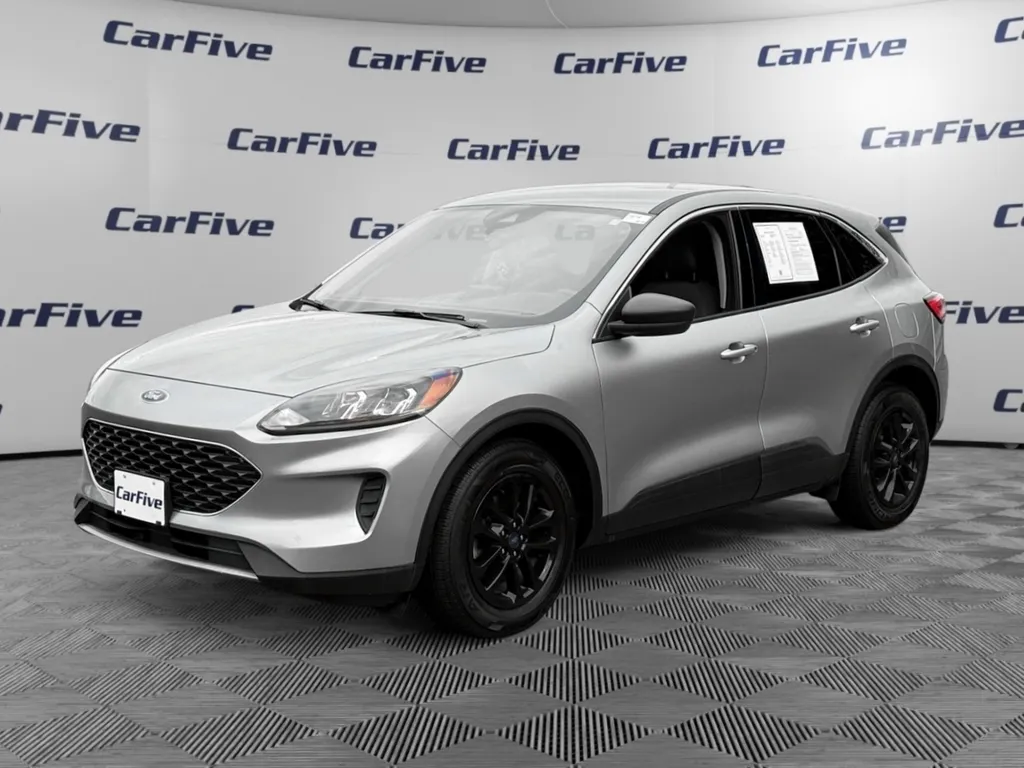 Silver 2022 Ford Escape SE for sale in Plaistow, NH
