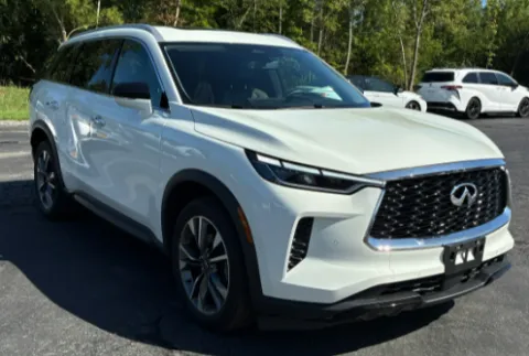 More photos of 2024 INFINITI QX60 LUXE at CarFive Plaistow, NH, NH