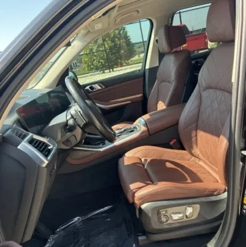 More photos of 2024 BMW X7 xDrive40i at CarFive Plaistow, NH, NH