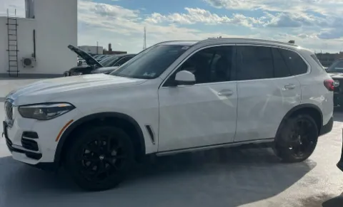 Photos of 2023 BMW X5 xDrive40i for sale in Plaistow, NH at CarFive Plaistow, NH