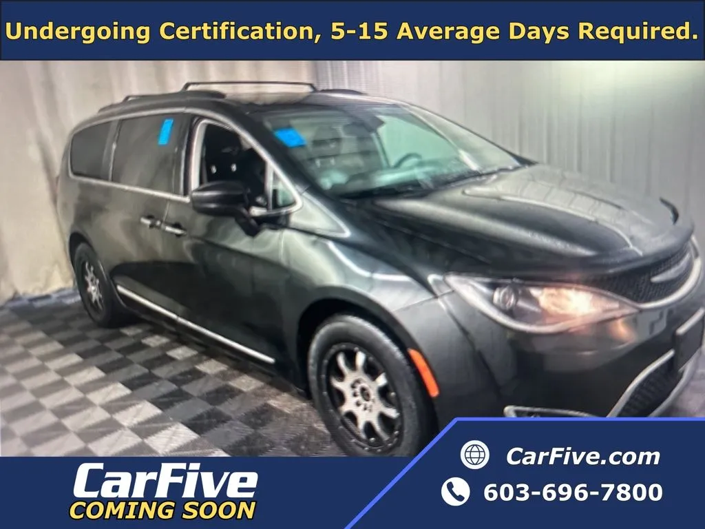 Black 2017 Chrysler Pacifica Touring L for sale in Plaistow, NH