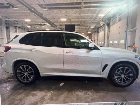 More photos of 2019 BMW X5 xDrive40i at CarFive Plaistow, NH, NH