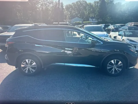 More photos of 2019 Nissan Murano SV at CarFive Plaistow, NH, NH