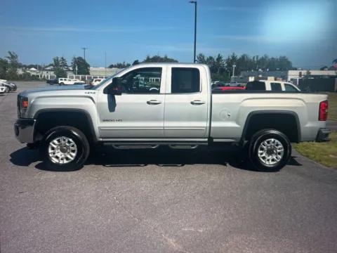 Photos of 2017 GMC Sierra 2500HD SLE for sale in Plaistow, NH at CarFive Plaistow, NH