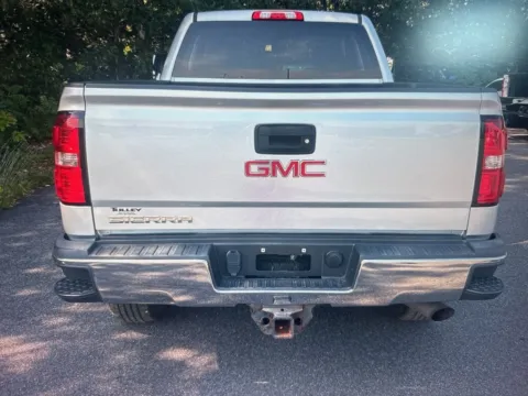 More photos of 2017 GMC Sierra 2500HD SLE at CarFive Plaistow, NH, NH