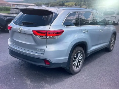 More photos of 2019 Toyota Highlander XLE at CarFive Plaistow, NH, NH