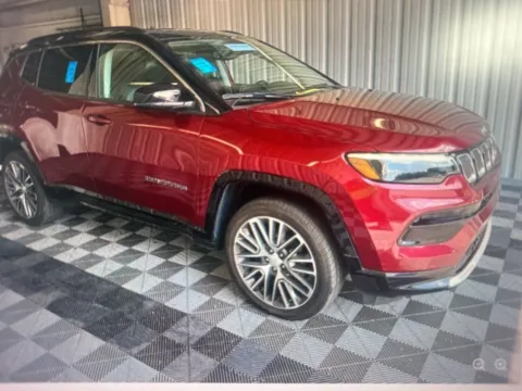 More photos of 2022 Jeep Compass Limited at CarFive Plaistow, NH, NH