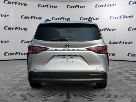More photos of 2021 Toyota Sienna XLE at CarFive Plaistow, NH, NH