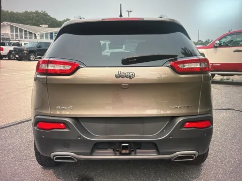 More photos of 2016 Jeep Cherokee Limited at CarFive Plaistow, NH, NH