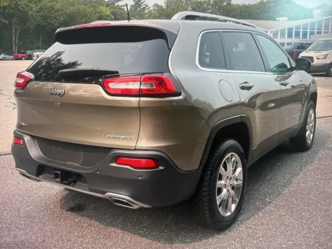 More photos of 2016 Jeep Cherokee Limited at CarFive Plaistow, NH, NH