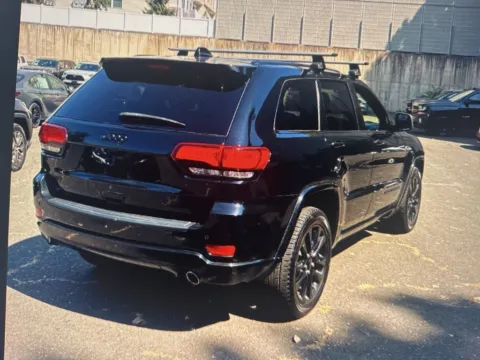 More photos of 2019 Jeep Grand Cherokee Altitude at CarFive Plaistow, NH, NH
