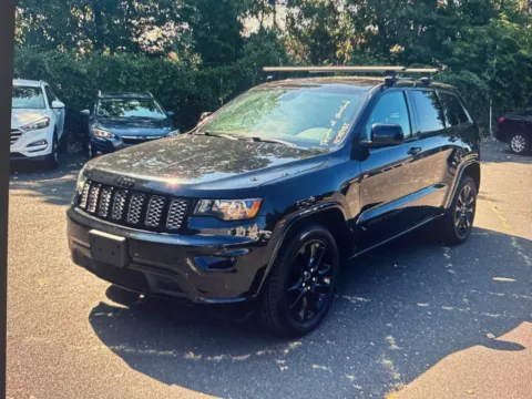 Black 2019 Jeep Grand Cherokee Altitude for sale in Plaistow, NH