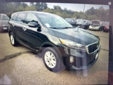 More photos of 2019 Kia Sorento LX at CarFive Plaistow, NH, NH