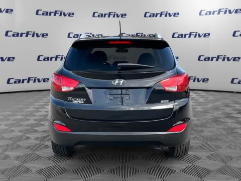 More photos of 2015 Hyundai Tucson SE at CarFive Plaistow, NH, NH