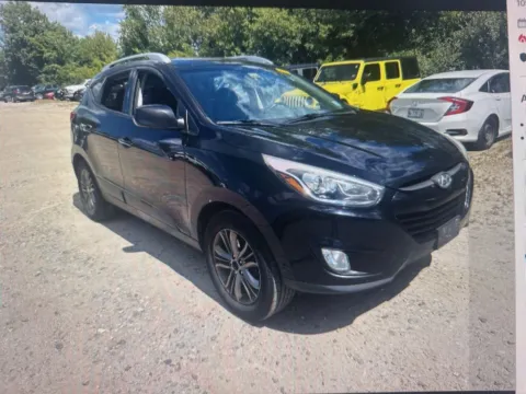 Another view of 2015 Hyundai Tucson SE for sale in Plaistow, NH at CarFive Plaistow, NH