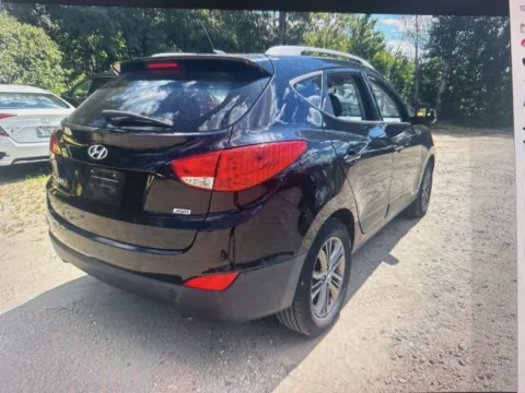 More photos of 2015 Hyundai Tucson SE at CarFive Plaistow, NH, NH