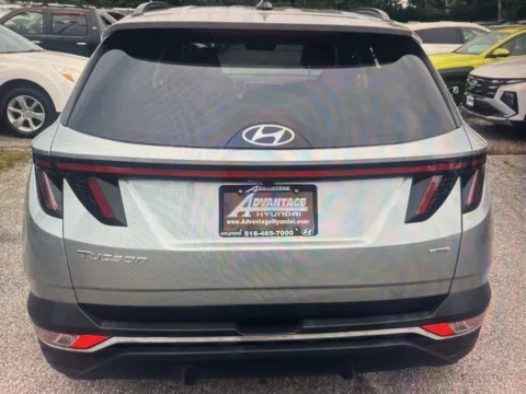More photos of 2022 Hyundai Tucson SEL at CarFive Plaistow, NH, NH