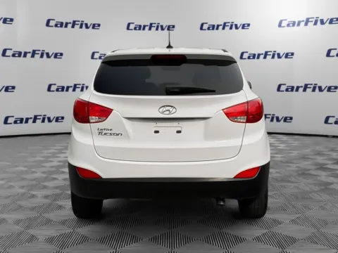 More photos of 2015 Hyundai Tucson GLS at CarFive Plaistow, NH, NH