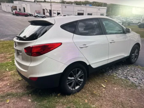 More photos of 2015 Hyundai Tucson GLS at CarFive Plaistow, NH, NH