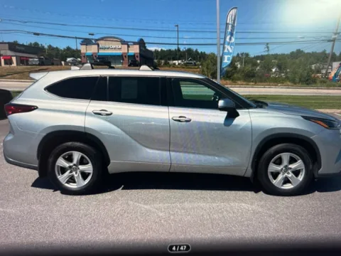 More photos of 2021 Toyota Highlander LE at CarFive Plaistow, NH, NH