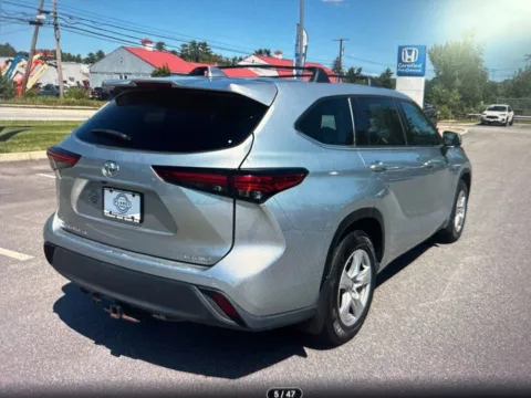 More photos of 2021 Toyota Highlander LE at CarFive Plaistow, NH, NH