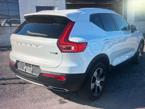 More photos of 2020 Volvo XC40 T5 Inscription at CarFive Plaistow, NH, NH