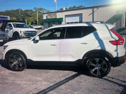 Photos of 2020 Volvo XC40 T5 Inscription for sale in Plaistow, NH at CarFive Plaistow, NH
