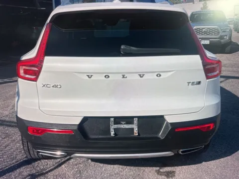 More photos of 2020 Volvo XC40 T5 Inscription at CarFive Plaistow, NH, NH