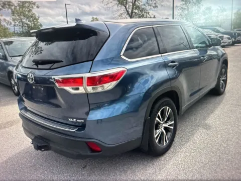 More photos of 2016 Toyota Highlander XLE V6 at CarFive Plaistow, NH, NH