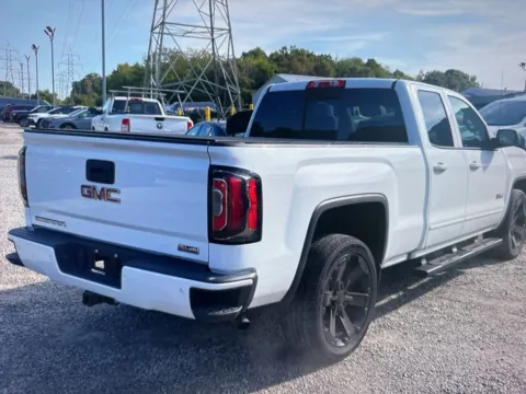 More photos of 2018 GMC Sierra 1500 SLT at CarFive Plaistow, NH, NH