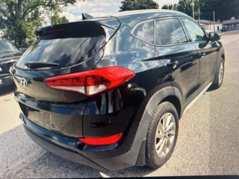 More photos of 2017 Hyundai Tucson SE Plus at CarFive Plaistow, NH, NH