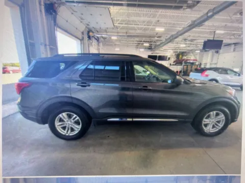 More photos of 2020 Ford Explorer XLT at CarFive Plaistow, NH, NH